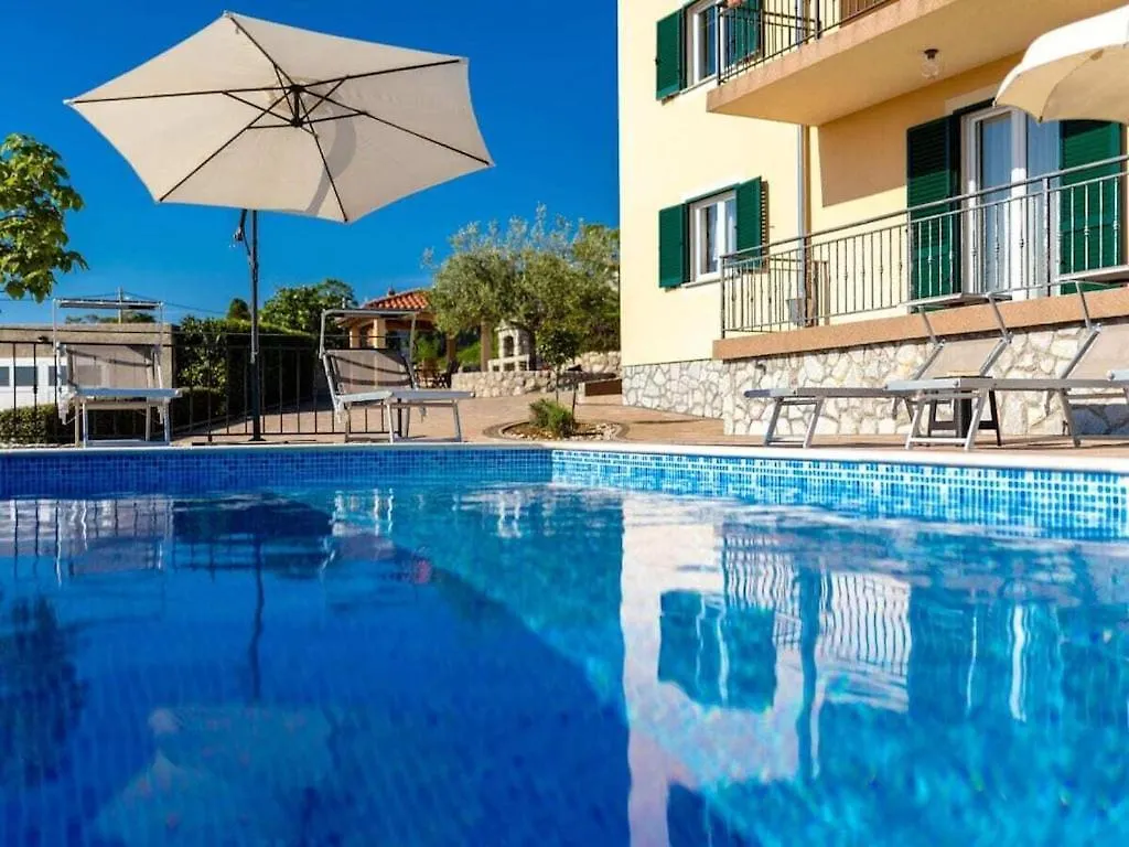 Villa David & Matej Comfortable Holiday Residence Krk Town Сasa de vacaciones