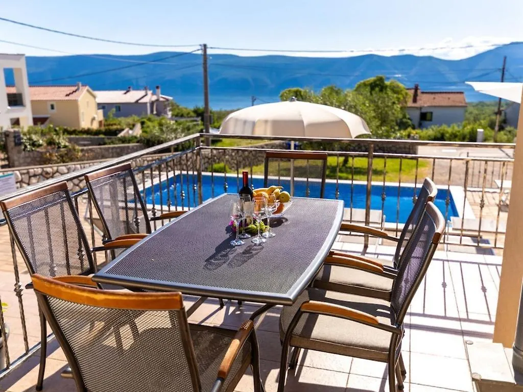 Villa David & Matej Comfortable Holiday Residence Krk Town Сasa de vacaciones